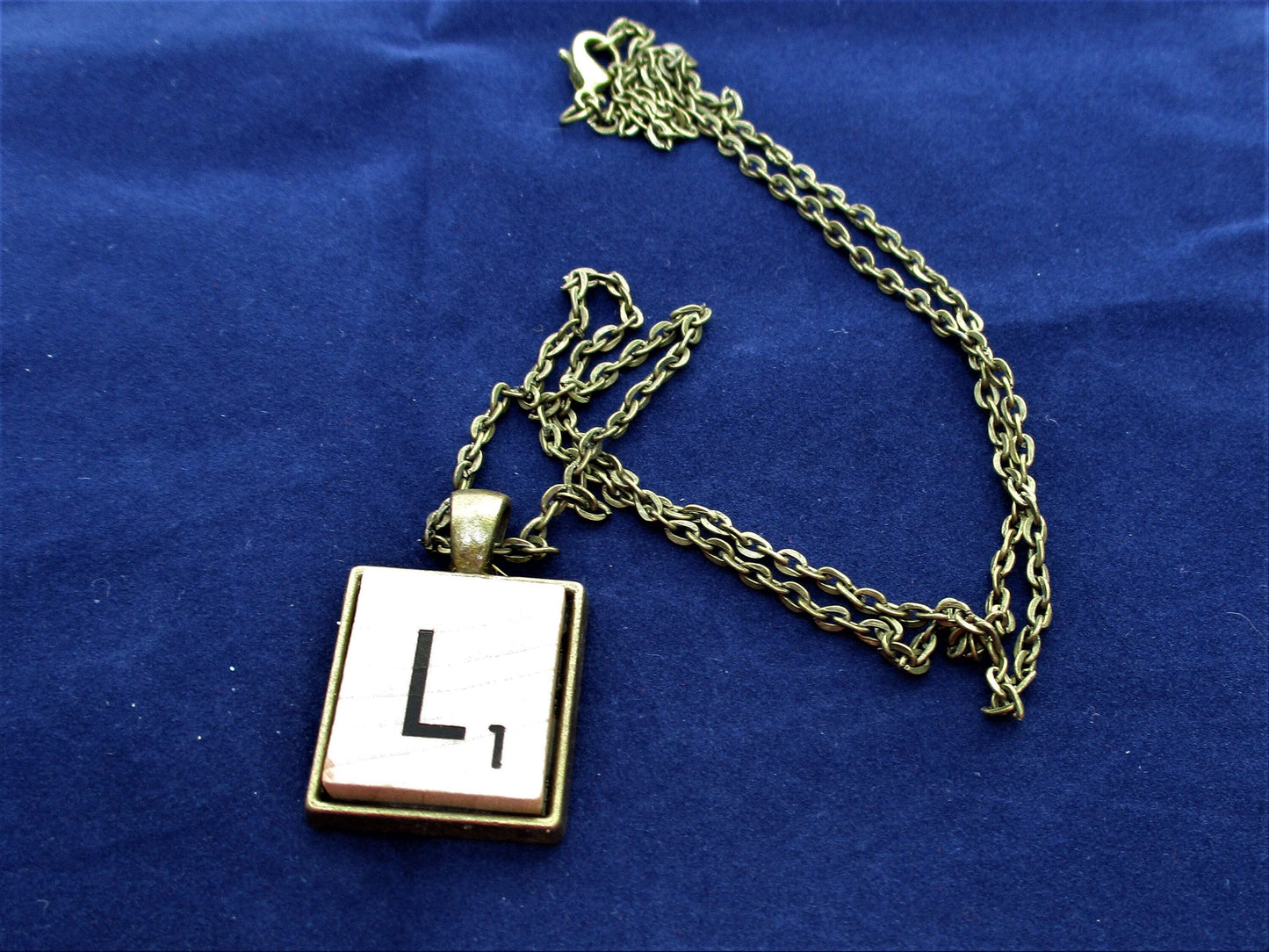 SCRABBLE INITIAL  l NECKLACE with chain