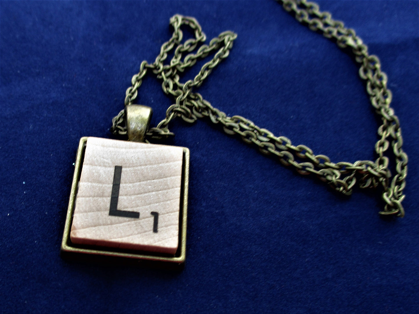 SCRABBLE INITIAL  l NECKLACE with chain