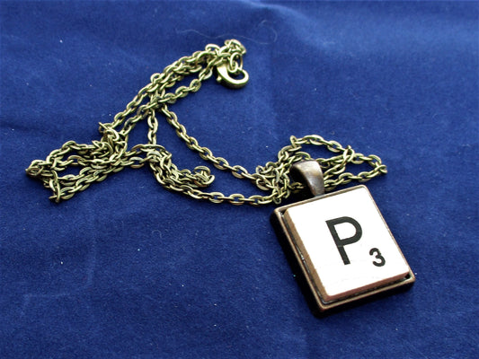 SRABBLE INITIAL P  NECKLACE with chain