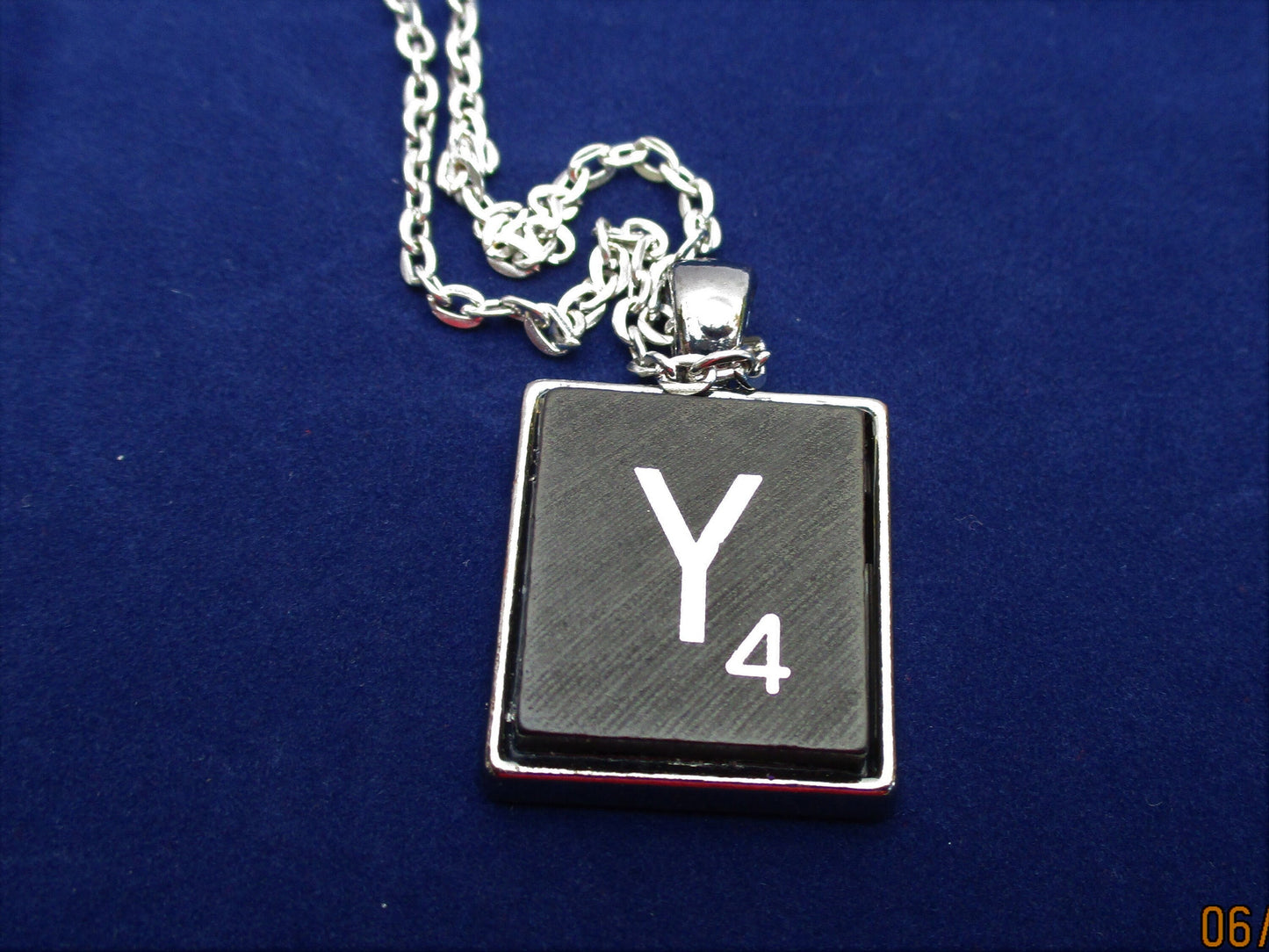 SCRABBLE INITIAL Y NECKLACE with chain