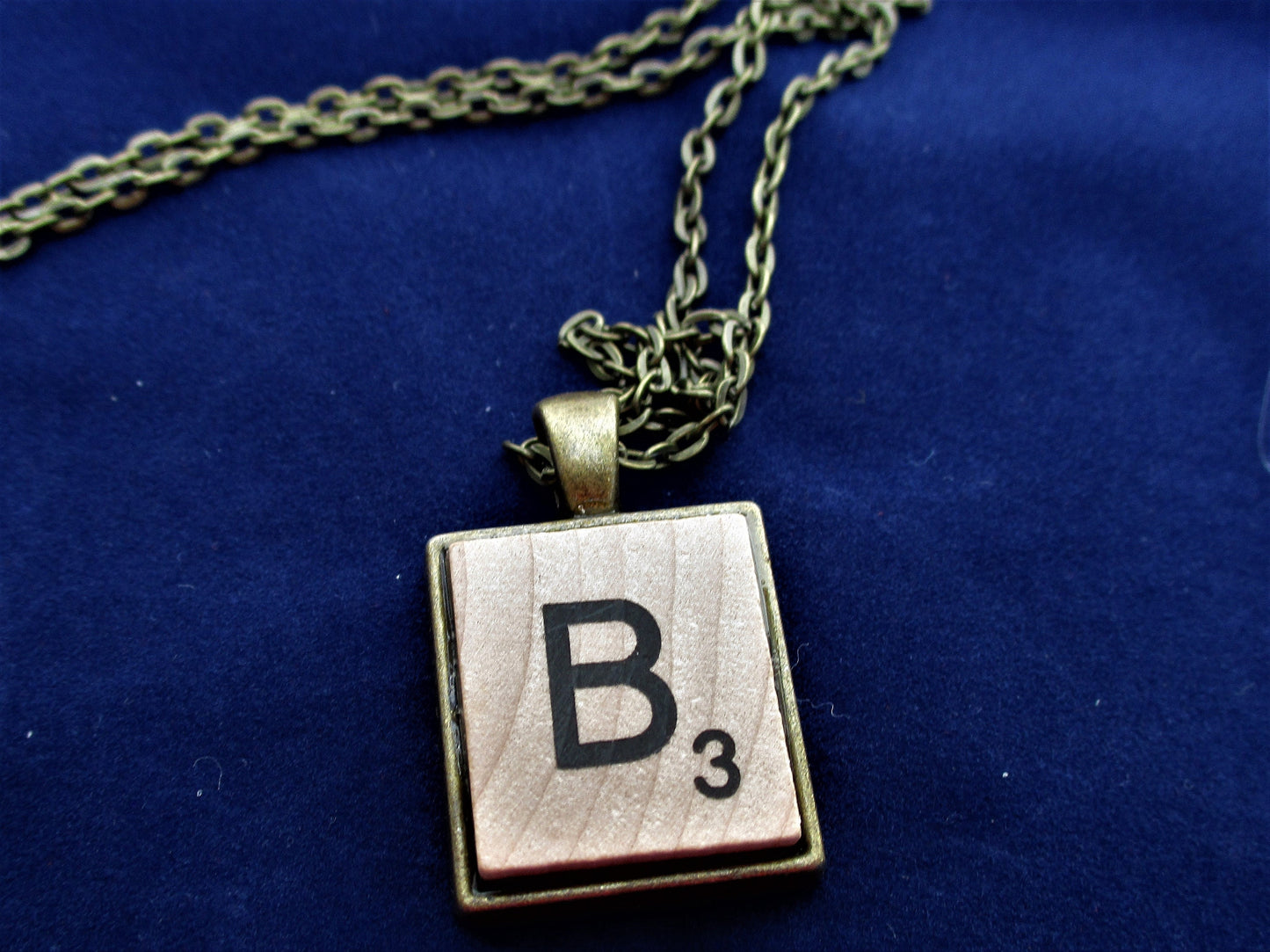 SCRABBLE INITIAL B NECKLACE with chain