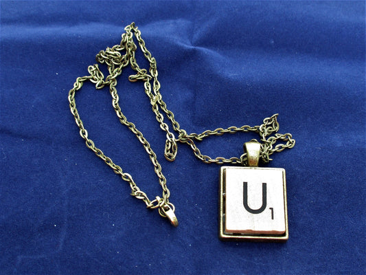 SCRABBLE INITIAL U NECKLACE with chain