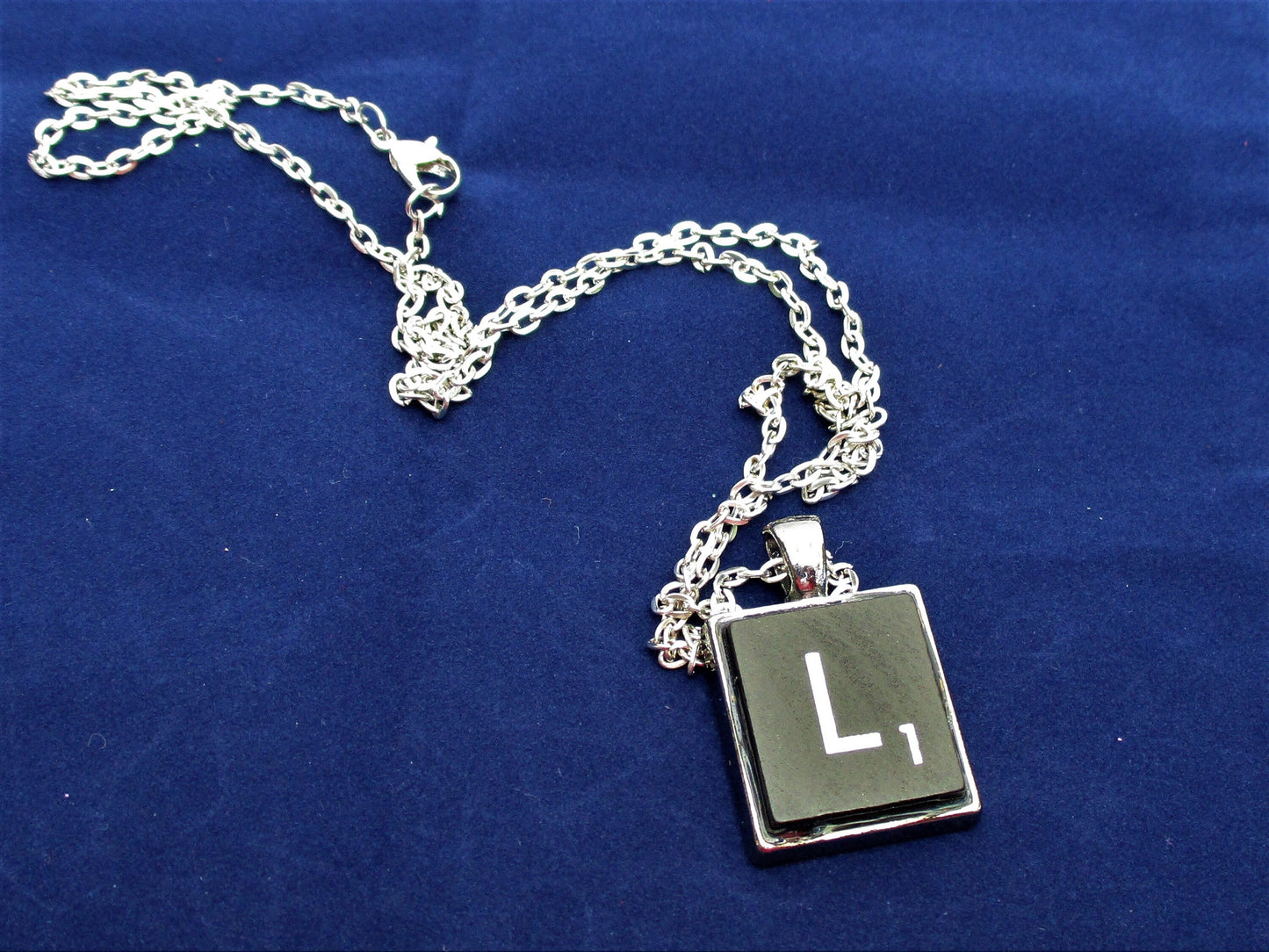 SCRABBLE INITIAL L NECKLACE with chain