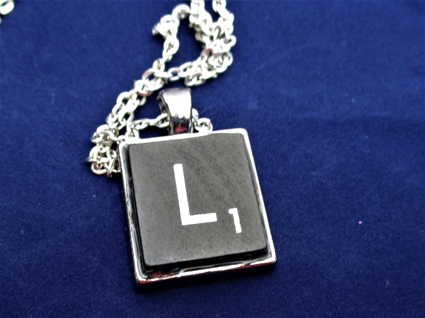 SCRABBLE INITIAL L NECKLACE with chain