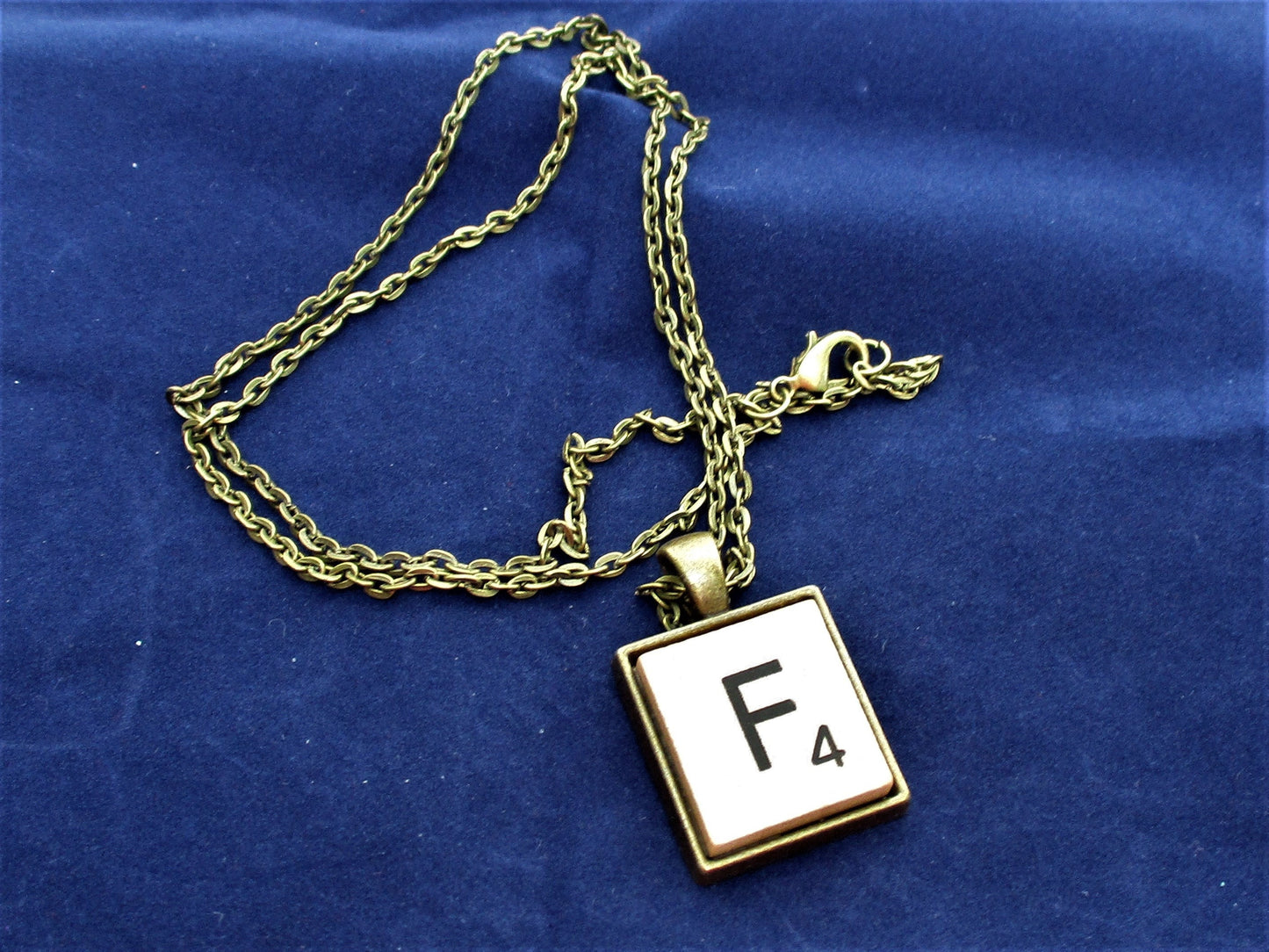 SCRABBLE INITIAL F NECKLACE with chain