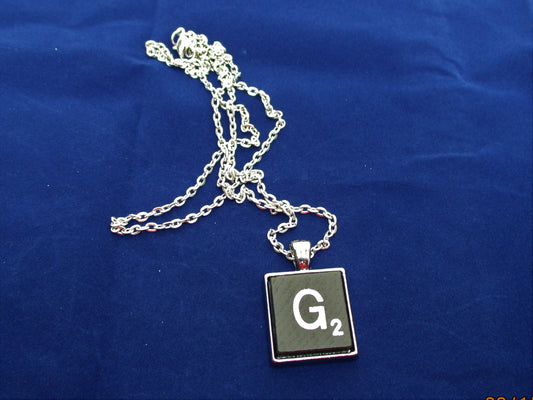 SCRABBLE INITIAL G NECKLACE with chain