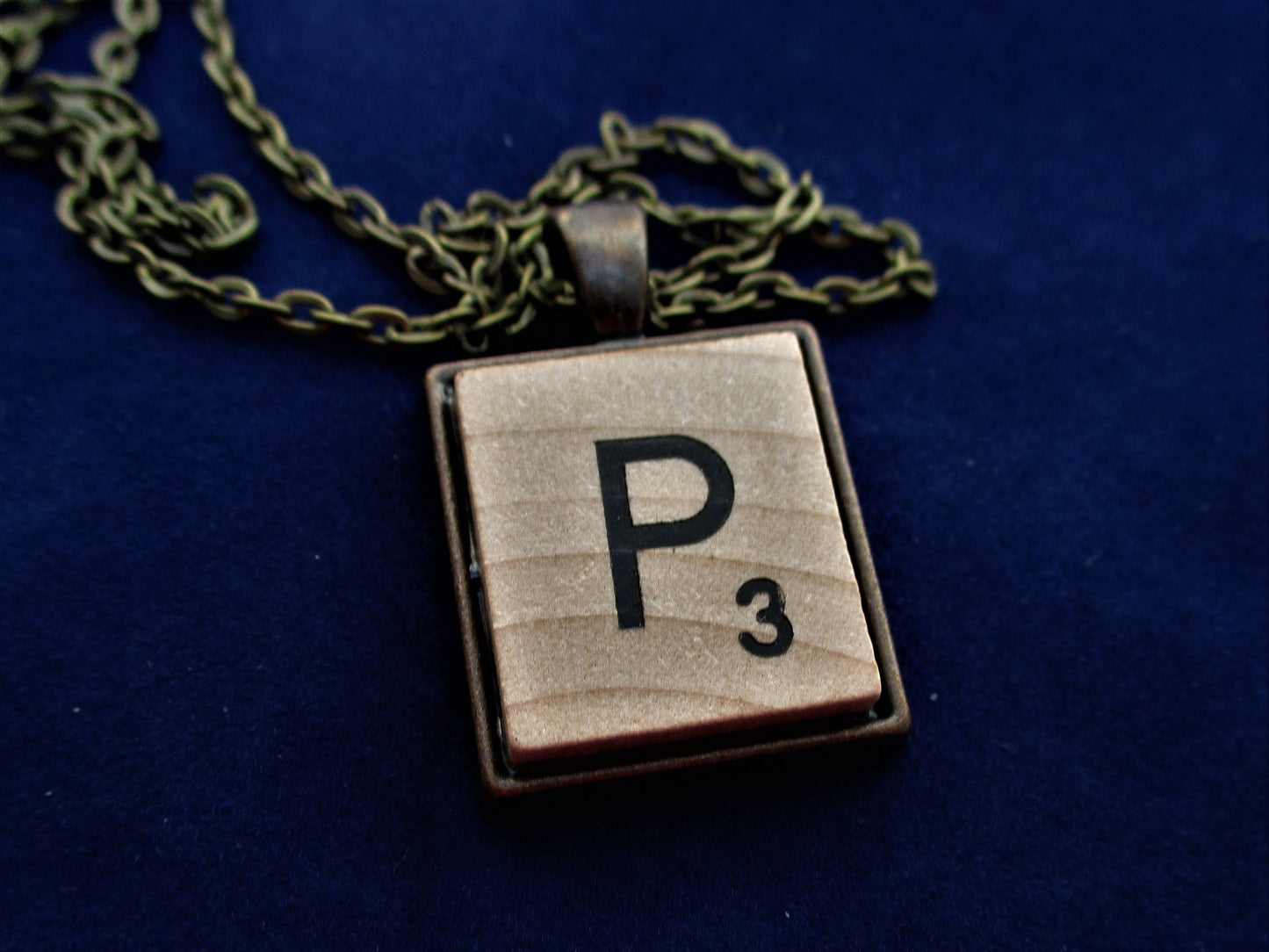 SRABBLE INITIAL P  NECKLACE with chain