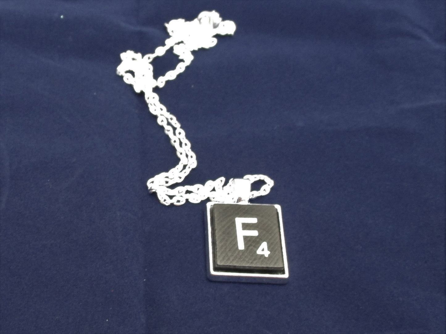 SCRABBLE INITIAL F NECKLACE with chain