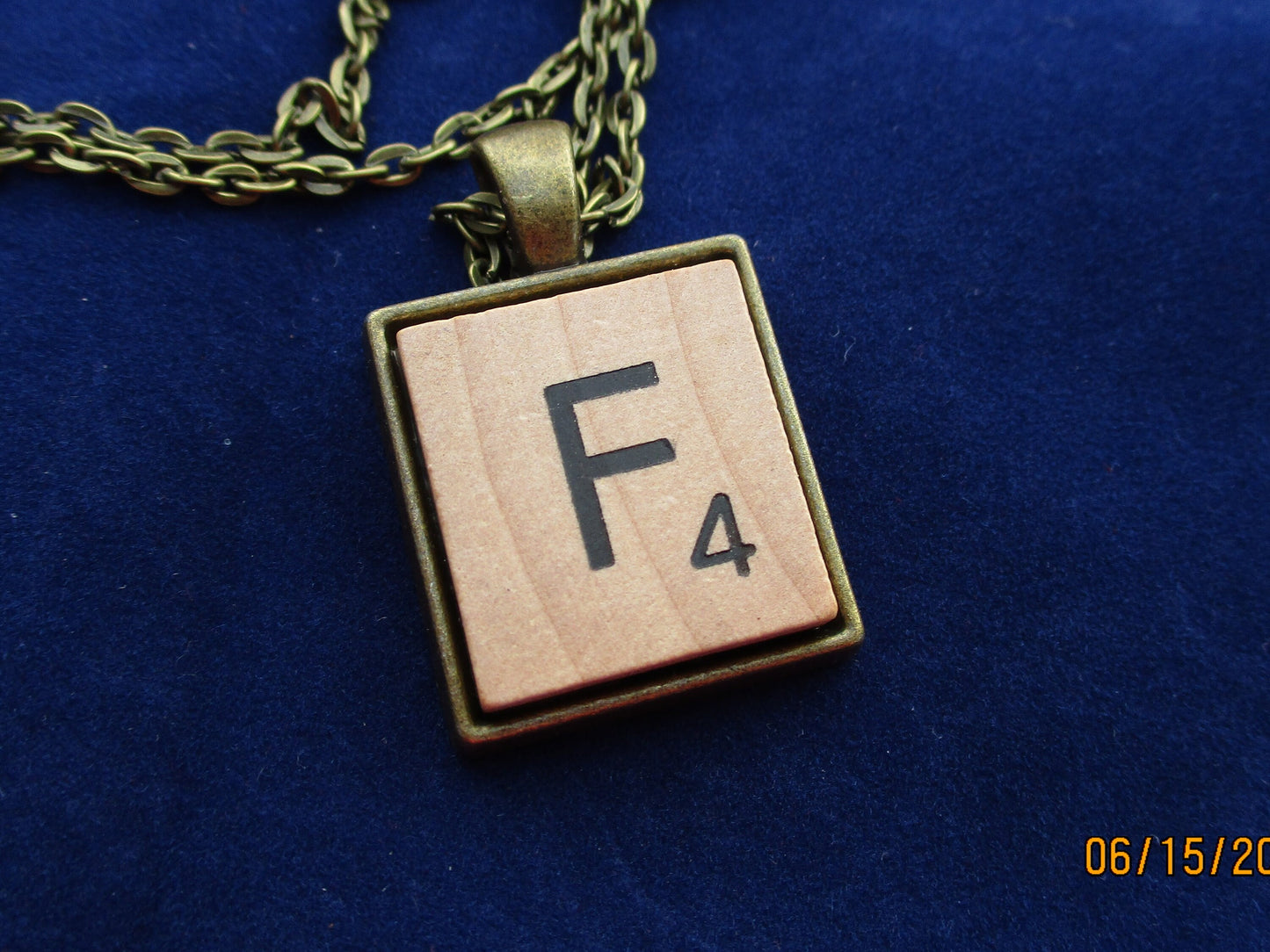 SCRABBLE INITIAL F NECKLACE with chain