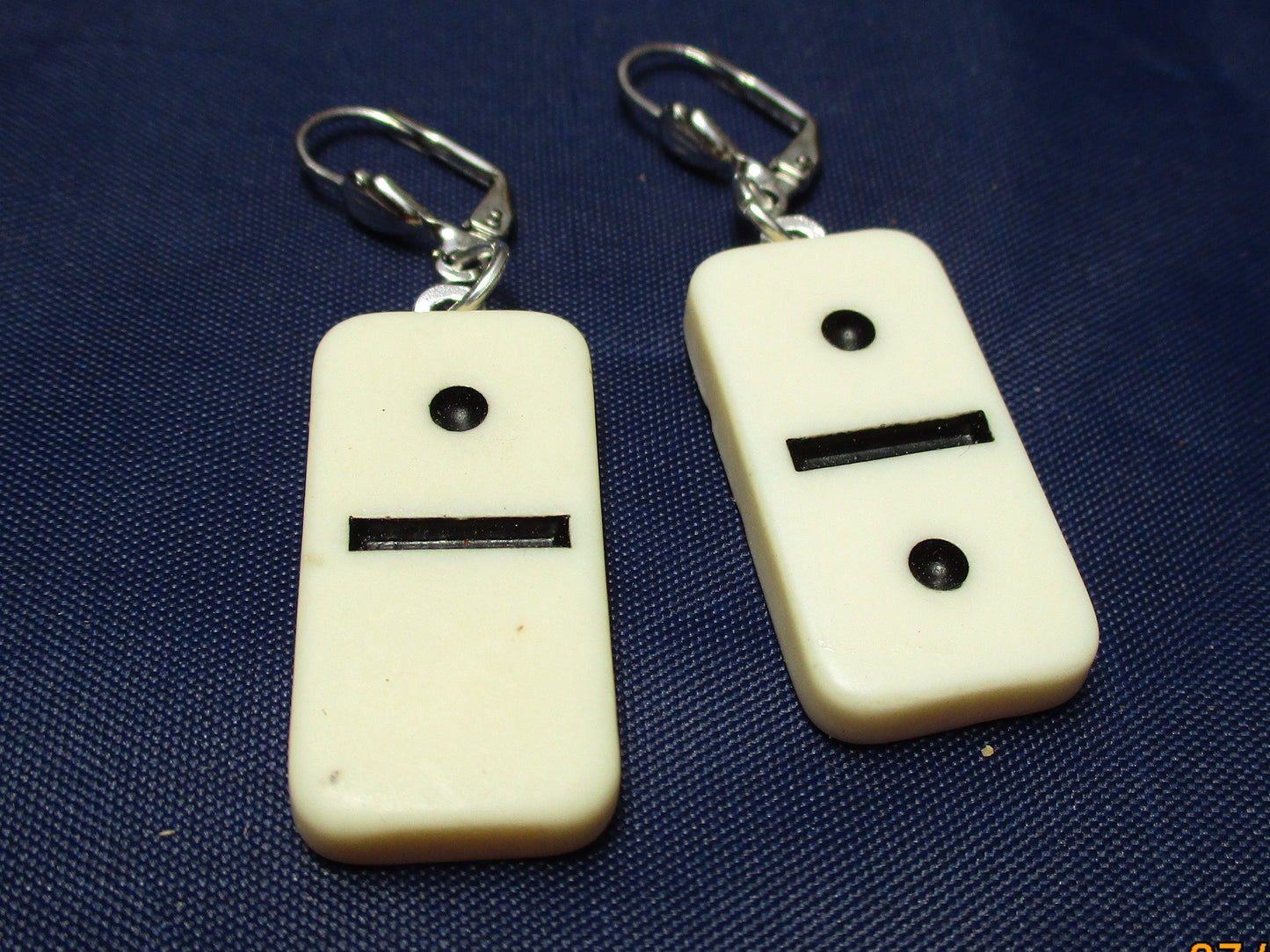 MINATURE DOMINO EARRINGS lightweight clasp back