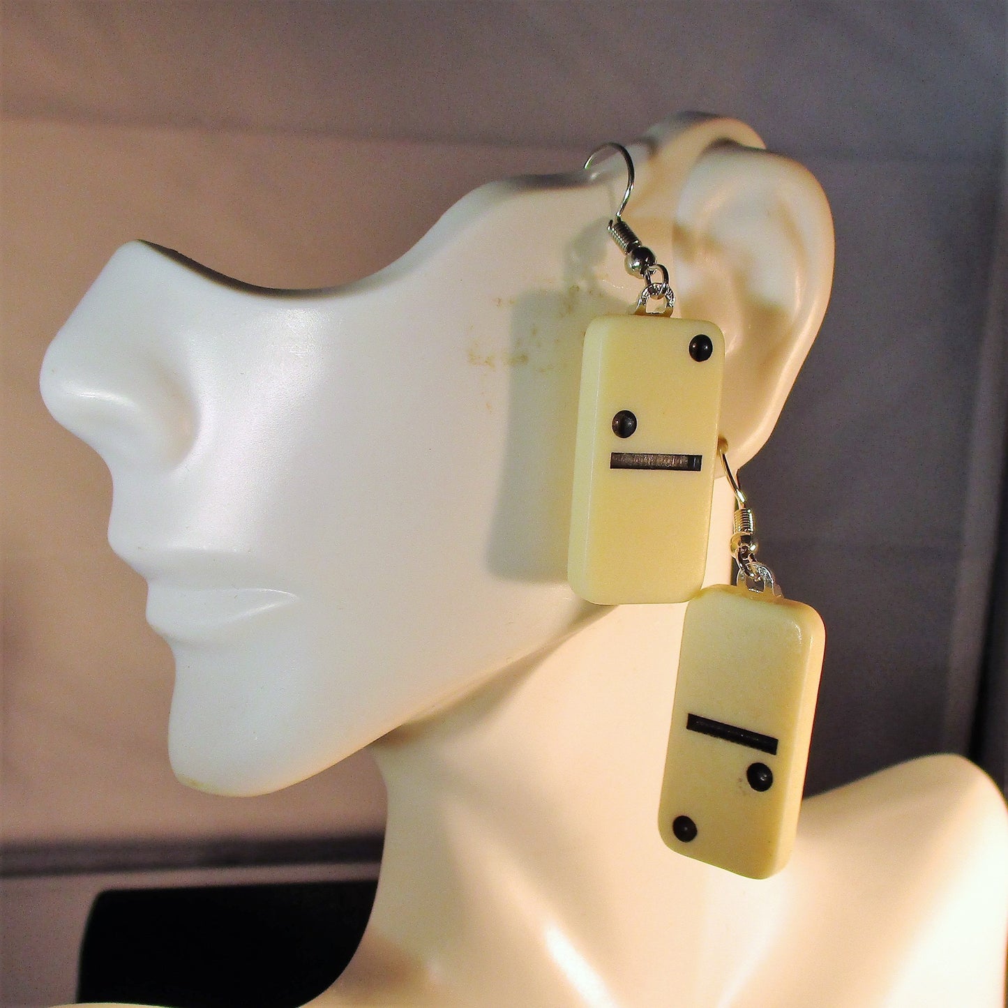 MINATURE DOMINO EARRINGS ivory color