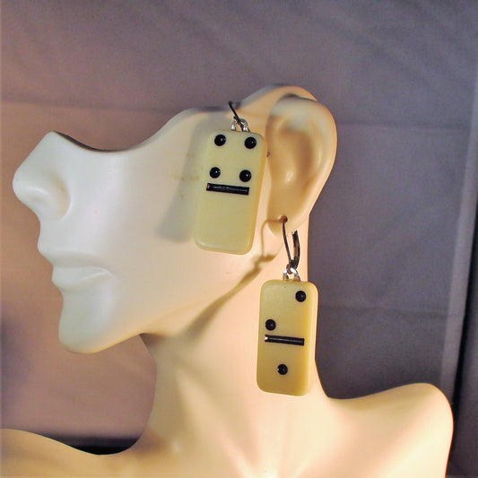 MINATURE DOMINO EARRINGS ivory color