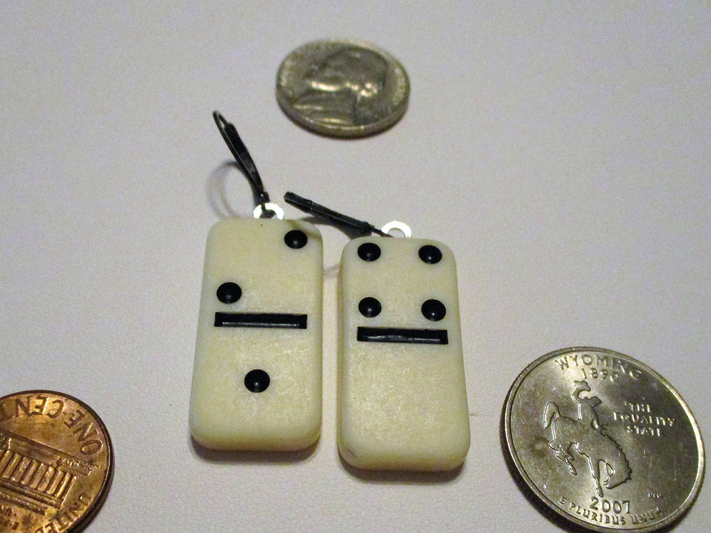 MINATURE DOMINO EARRINGS ivory color