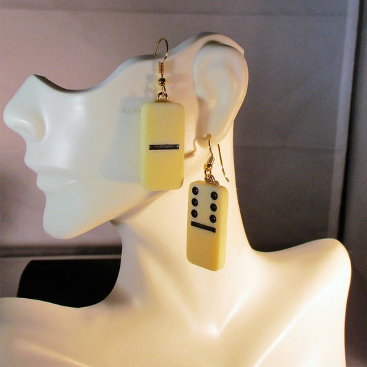 MINATURE DOMINO EARRINGS ivory color