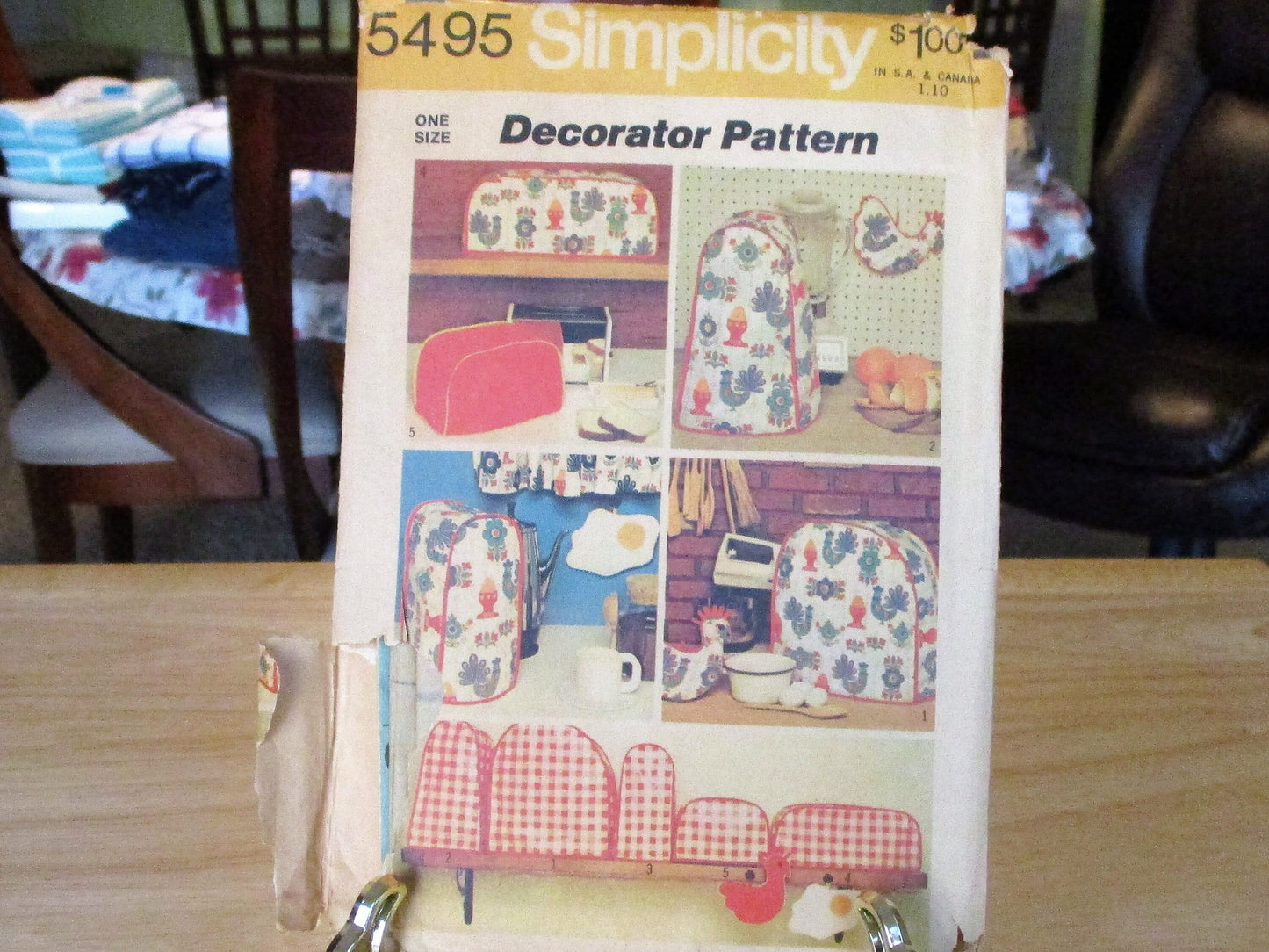 SMPLICITY  DECORATOR pattern for the kitchen pattern new condition uncut 1950's