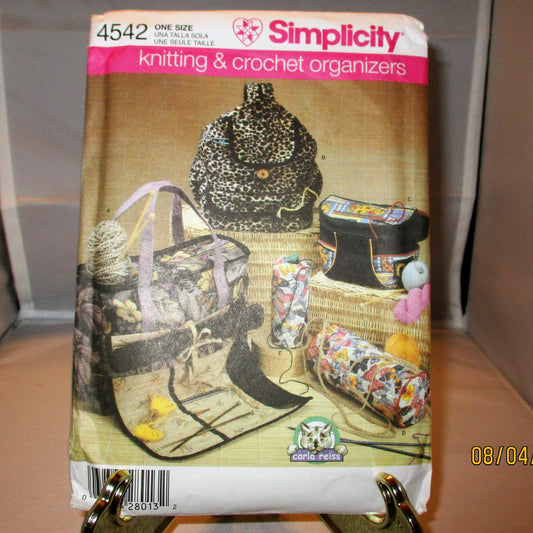 SMPLICITY KNITTING/CROCHET organizers  pattern  is  new condition uncut size