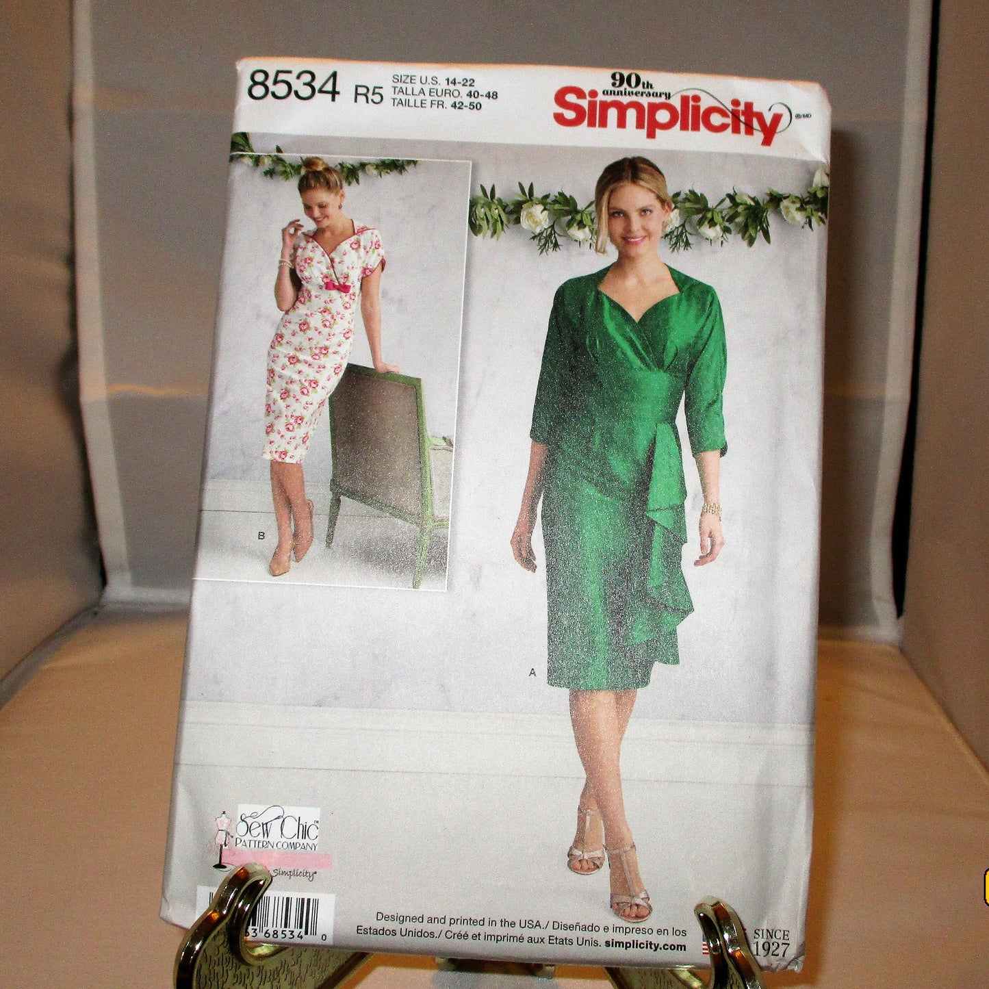 SMPLICITY MISSES DRESS pattern   is  new condition uncut sizes 14-22 90TH anniversary