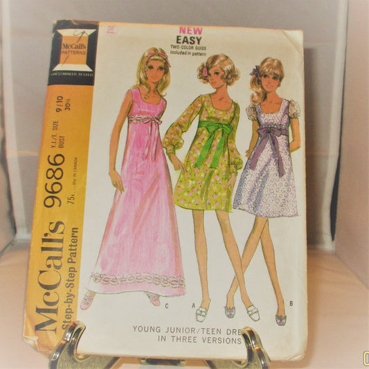 McCALLS VINTAGE TEEN dress 3 versions   pattern new condition uncut 1969 size 9/10  bust 30.5