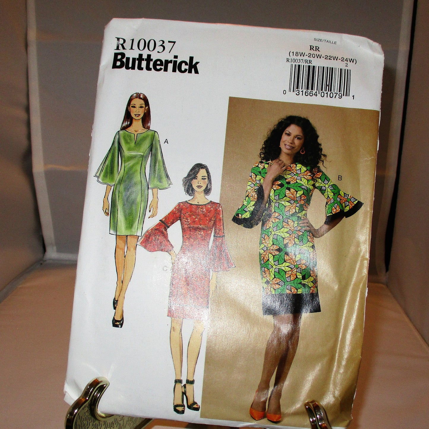 BUTTERICK PETITE WOMAN dress  pattern new condition uncut size 18W, 20W, 22W, 24W