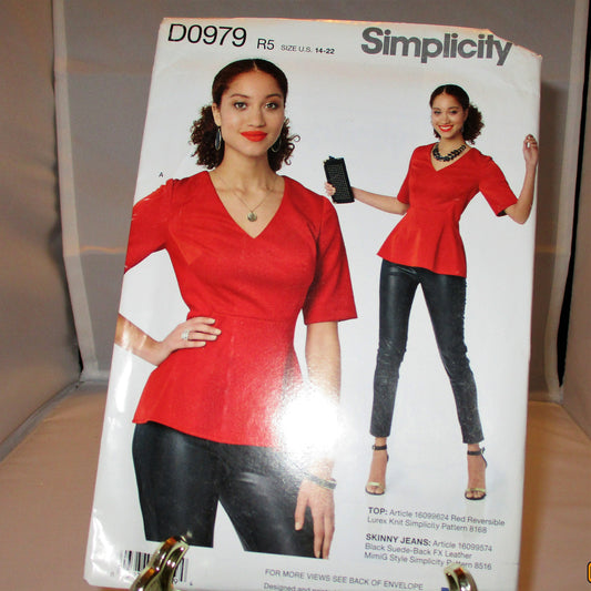 SIMPLICITY PEPLUM TOP new uncut sizes 14-22