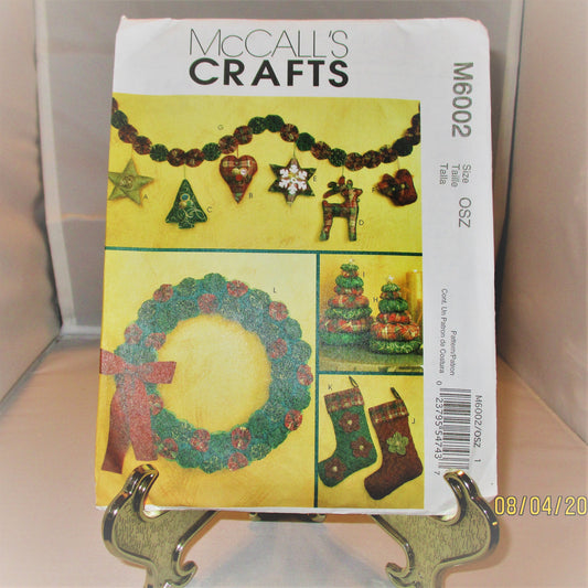 McCALLS CHRISTMAS ACCESSORIES  pattern new condition uncut