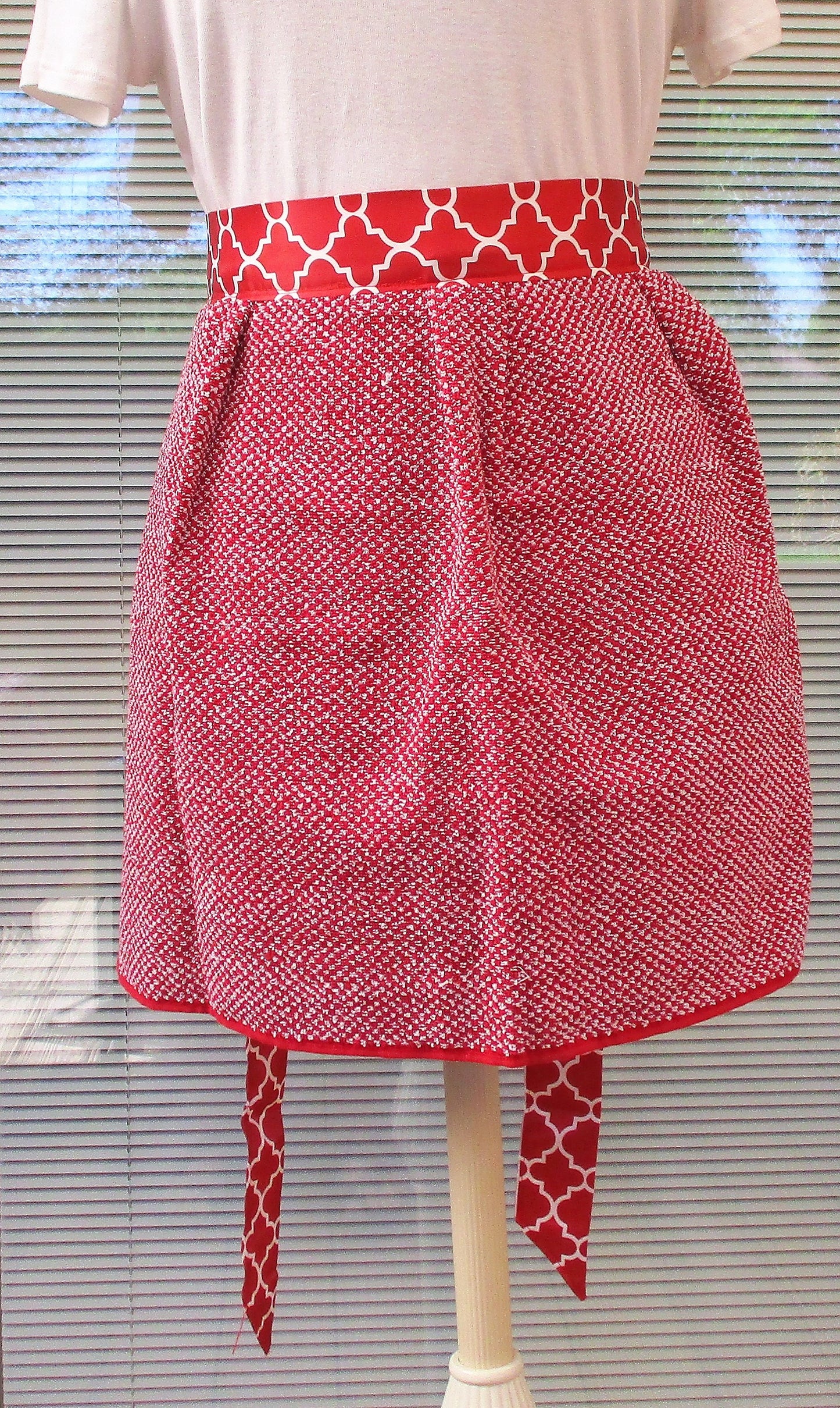 TERRY DISHTOWEL APRON red flecks of white with red/ white satin ties one size fits most