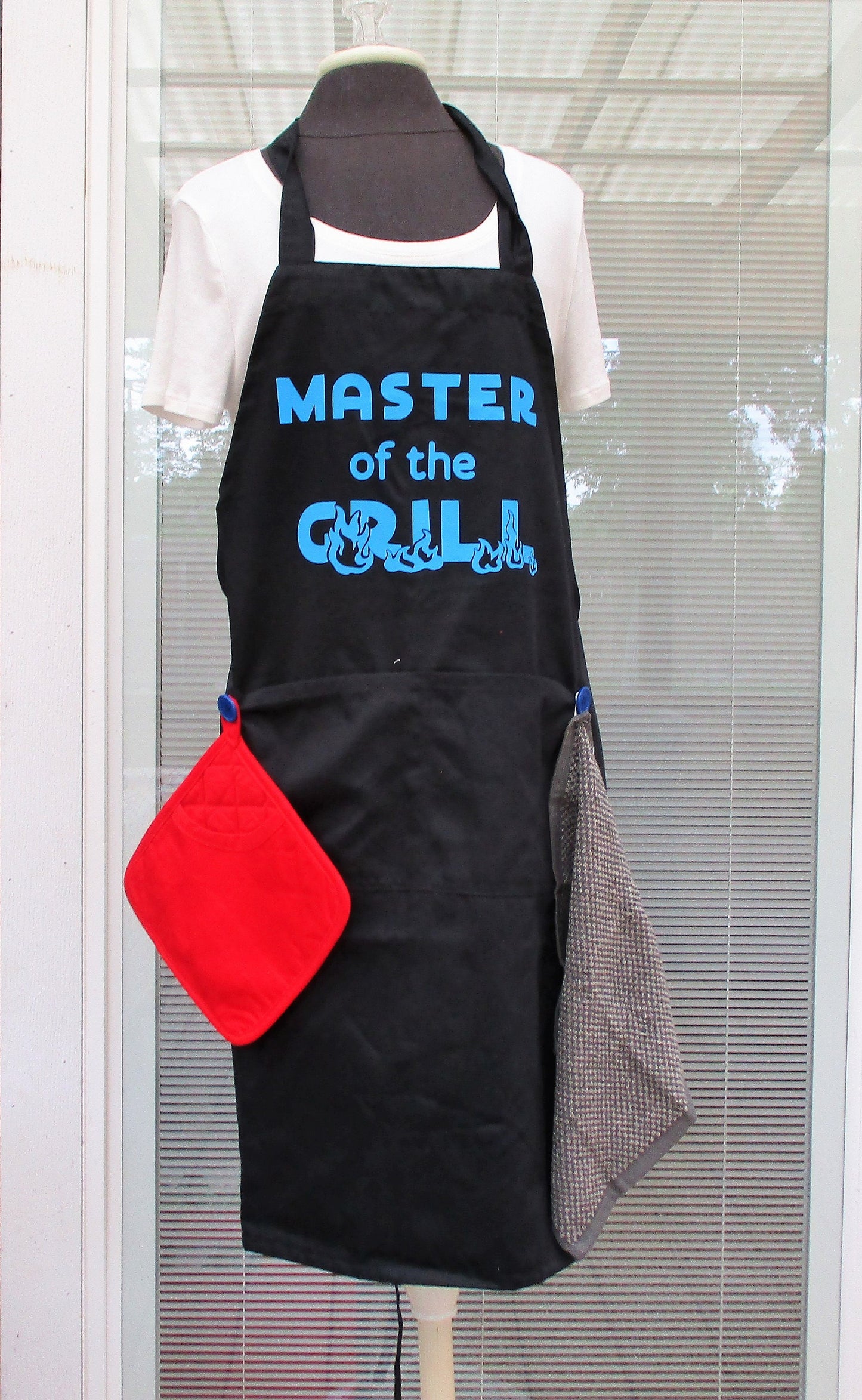 BBQ GRILLING APRON master of the grill blue.  with removable hot pad and hand towel