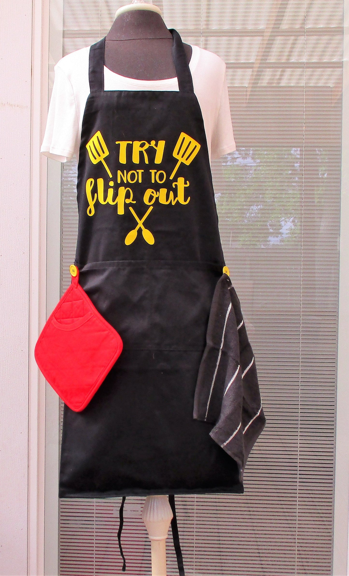 BBQ GRILLING APRON try not to flip out yellow.  with removable hot pad and hand towel