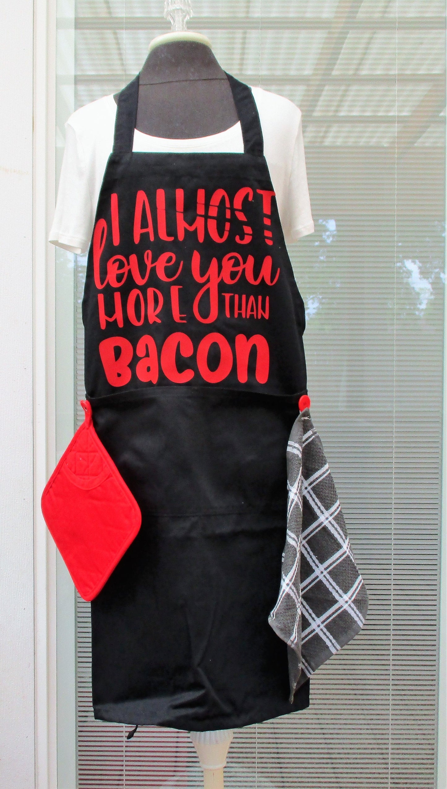 BBQ GRILLING APRON love you more than bacon red.  with removable hot pad and hand towel