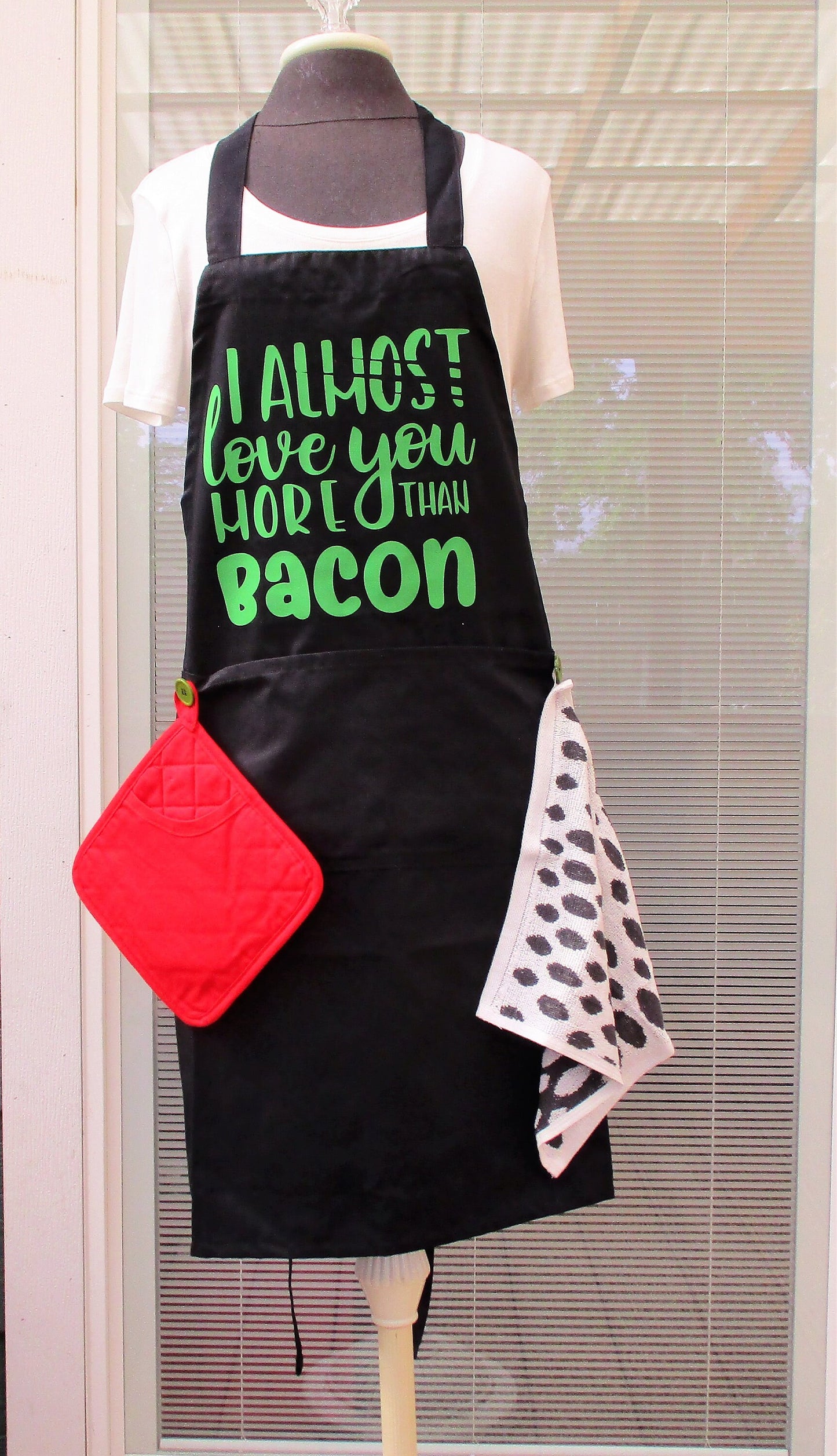 BBQ GRILLING APRON love you more than bacon green.  with removable hot pad and hand towel