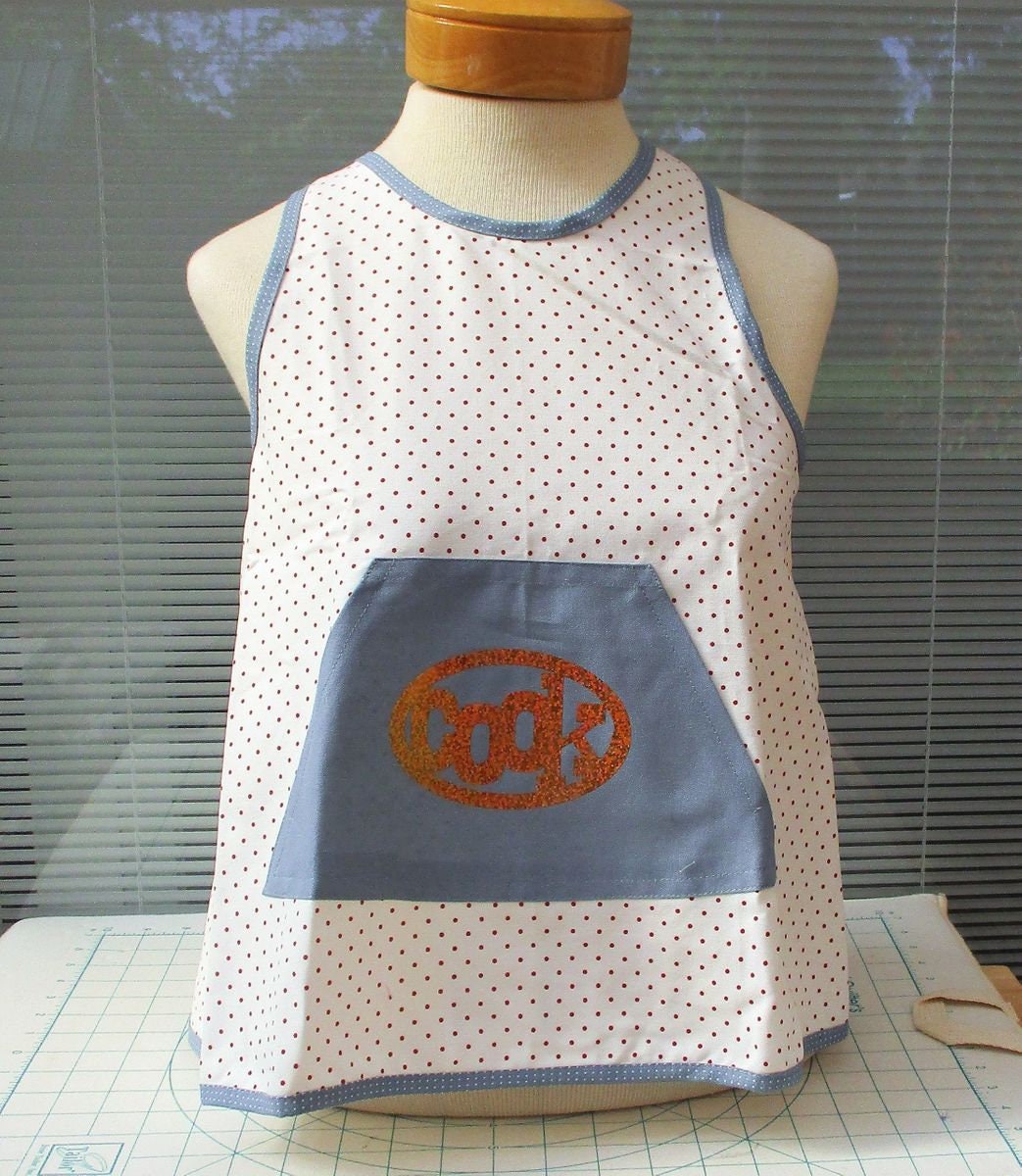 OLD FASHION APRON for child pink little chef emblem