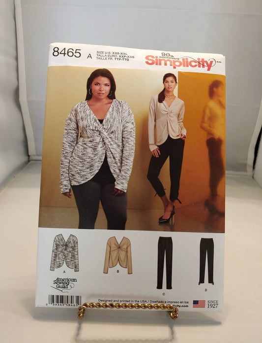 Simplicity pattern,misses jacket 2 lengths, misses pants 2 lengths,pattern for knits, number 8465,  size XXsm-XXlg, new uncut condition,