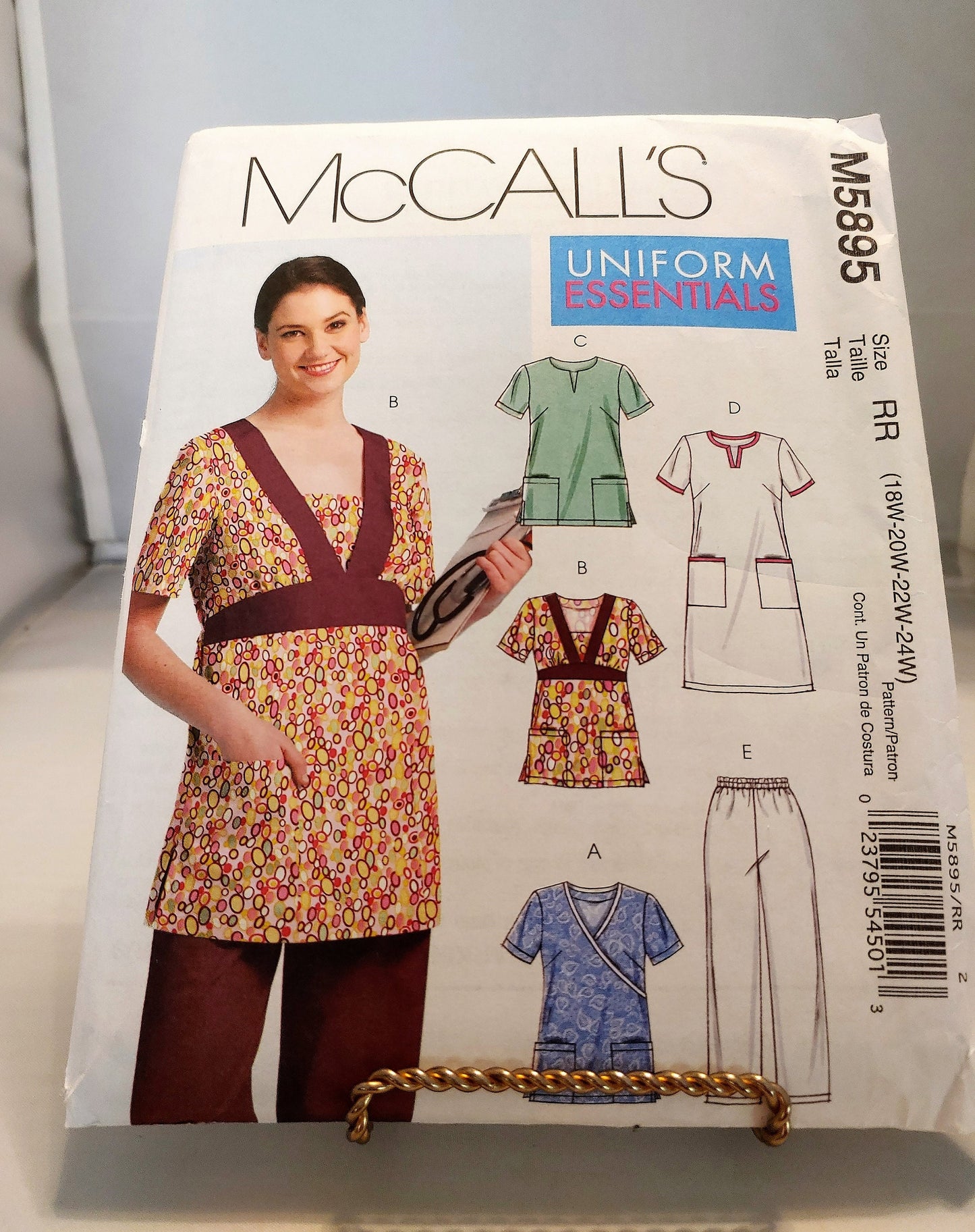 McCalls pattern, womans tops, womens pants, womens dress,  loose fitting tops, pullover tops, elastic waist pant, number 5895,  size 18w-24w