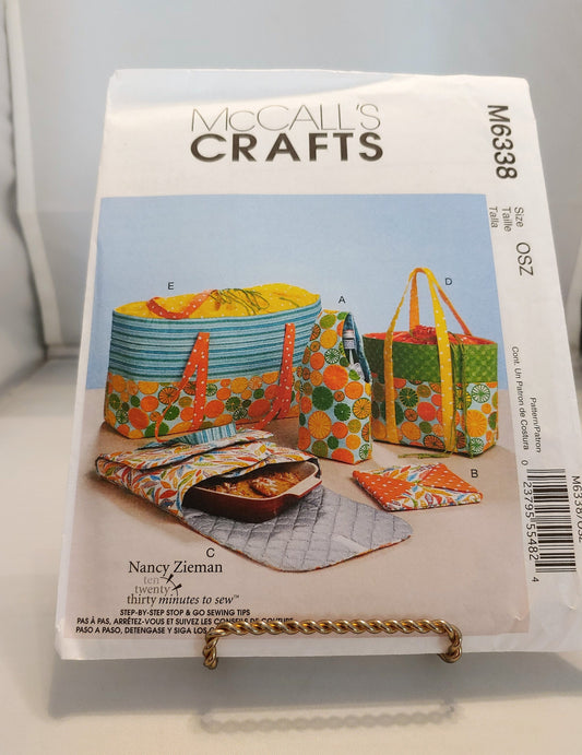 McCalls pattern, hot dish carriers, hot pad pattern, picnic totes, beach bags, picnic sets, outdoor picnic totes, number 6338, craft pattern