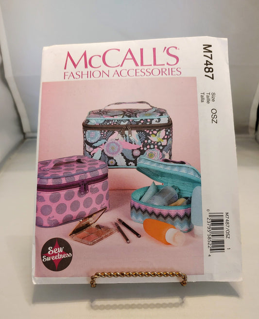 McCalls pattern, travel cases , 3 size cases,, overnight travil case,, fashion accessories, craft cases, storage cases, number 7487