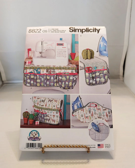 Simplicity pattern, sewing accessories,  8822,  size 0ne size,  uncut condition, sewing mat, ironing board caddy, iron cady, pin cushion